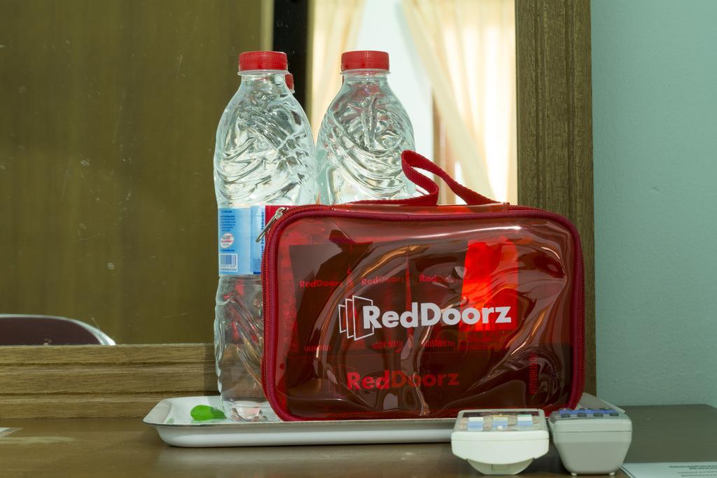 Reddoorz @ Padma Utara Hotel เลอกีอัน ภายนอก รูปภาพ