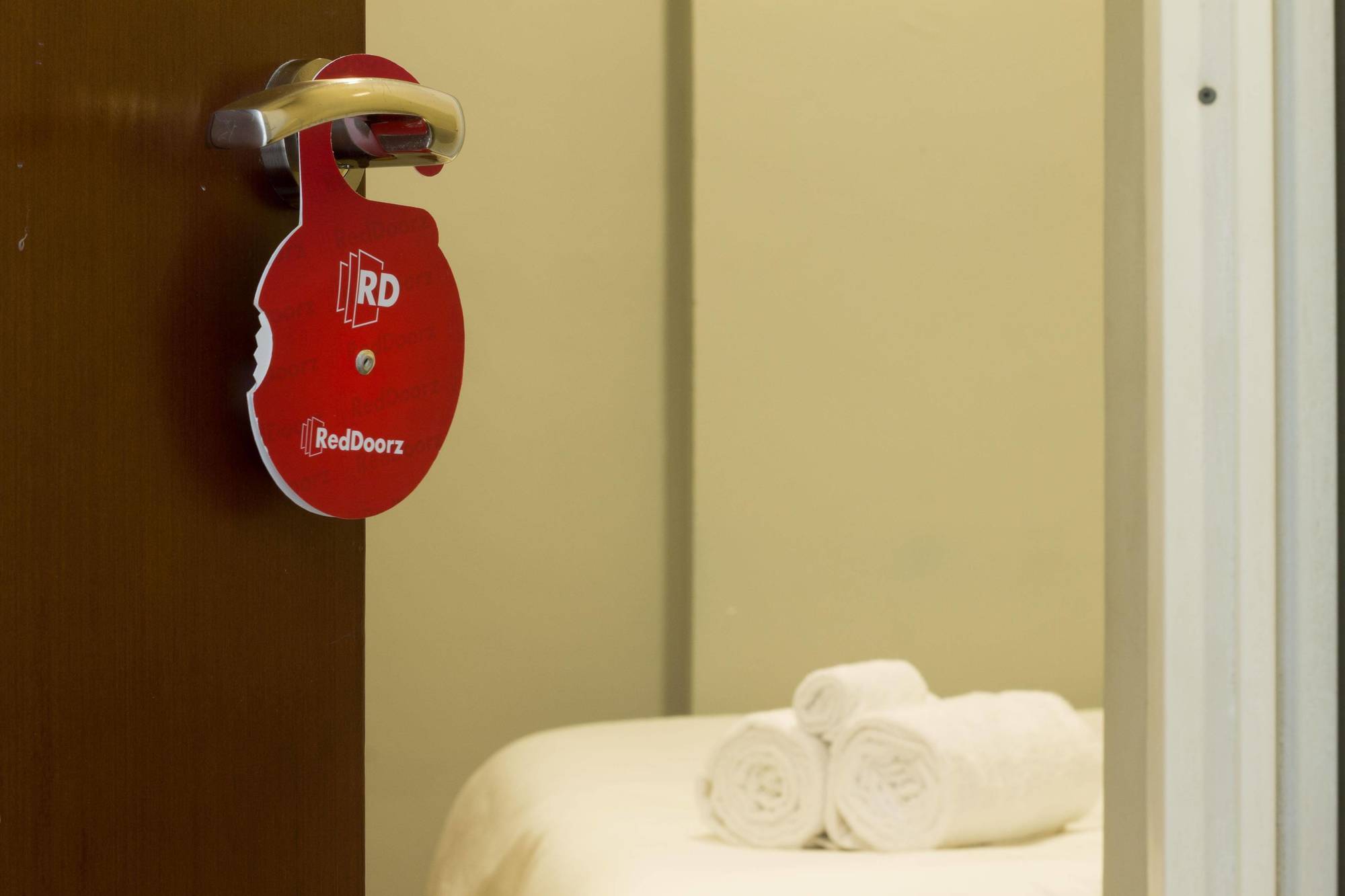Reddoorz @ Padma Utara Hotel เลอกีอัน ภายนอก รูปภาพ